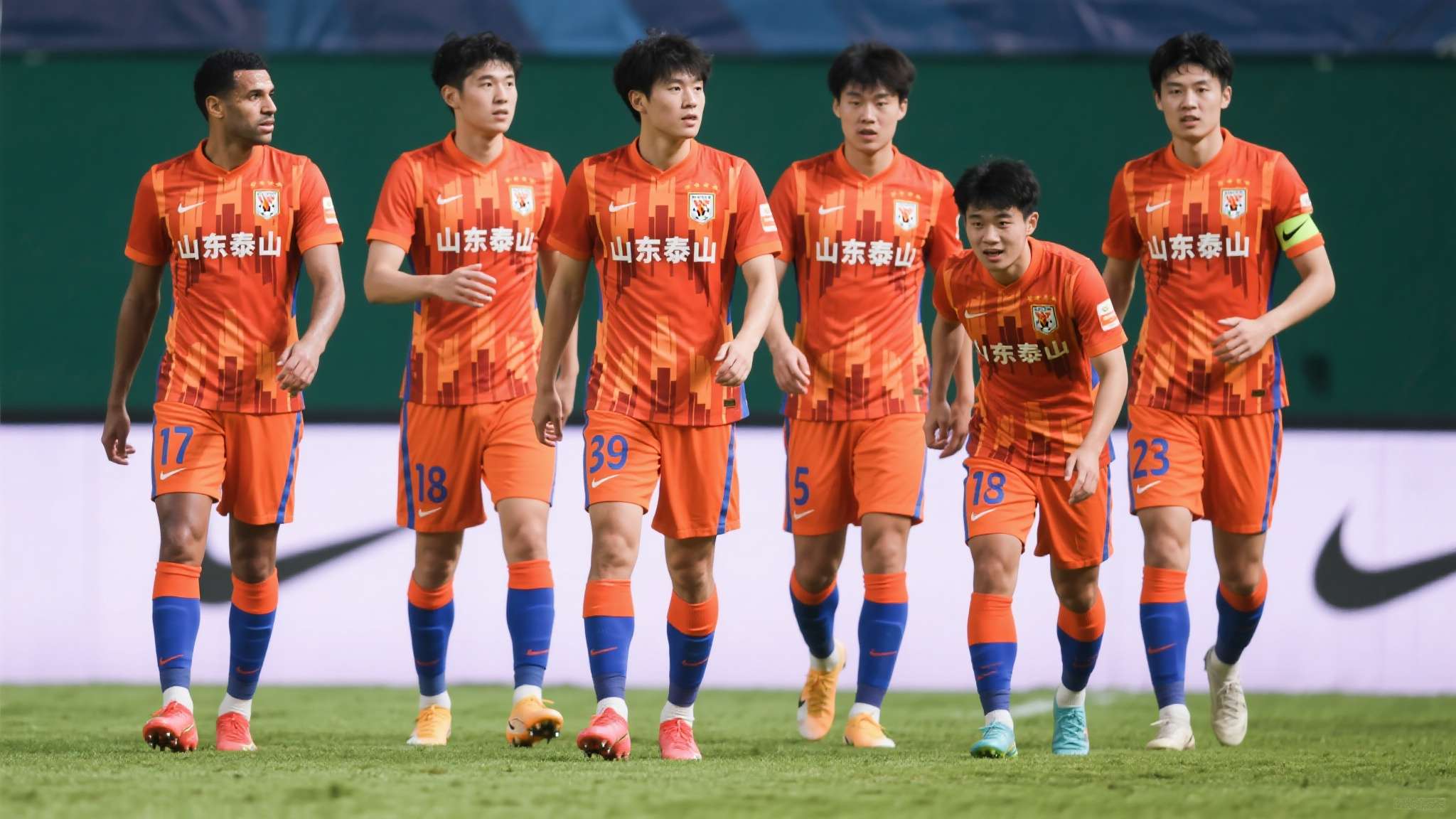 鲁能球迷原以为于金永本赛季能踢主力,结果一分钟没上,引发热议 鲁能球迷原以为于金永本赛季能踢主力,结果一分钟没上,引发热议
